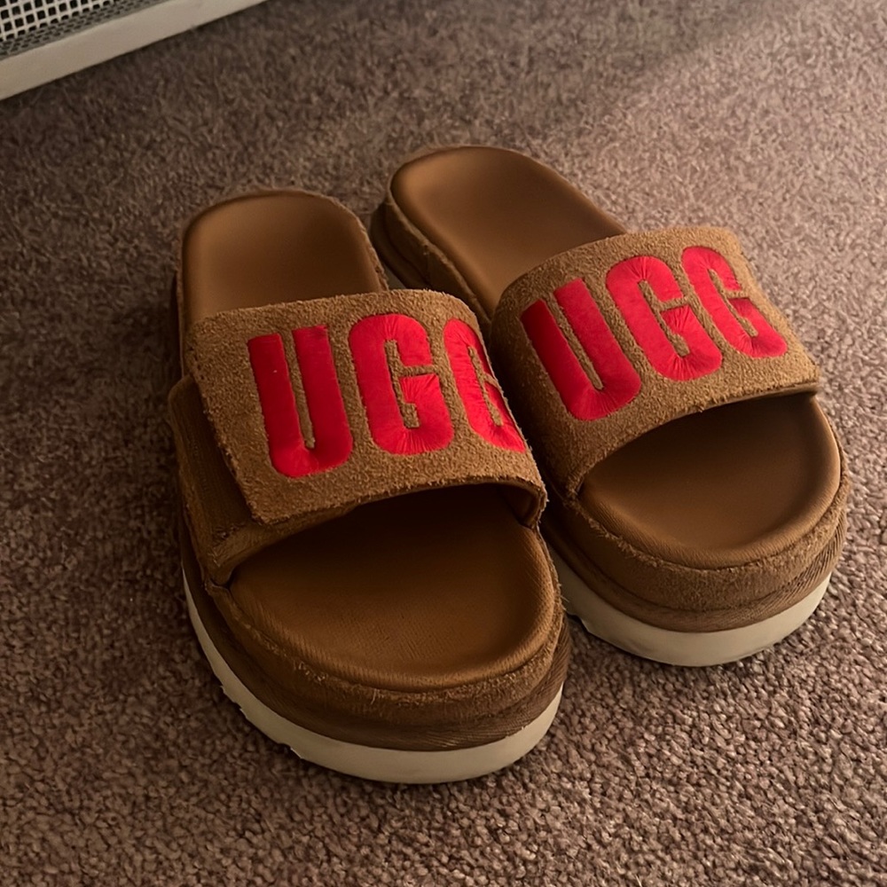 UGG latón slide logo platform sandals sz6